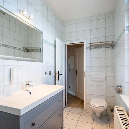 Brunnenstrasse, App 2 *