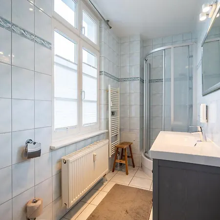 Brunnenstrasse, App 2 *