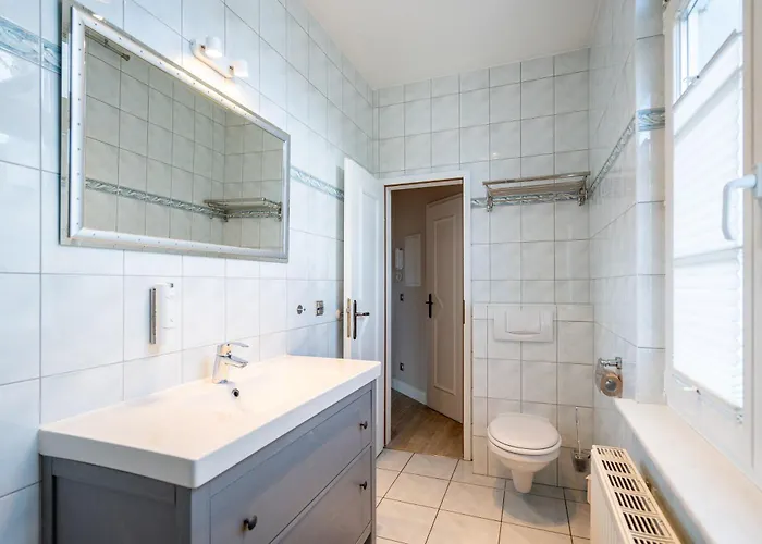 Brunnenstraße, App 2 *