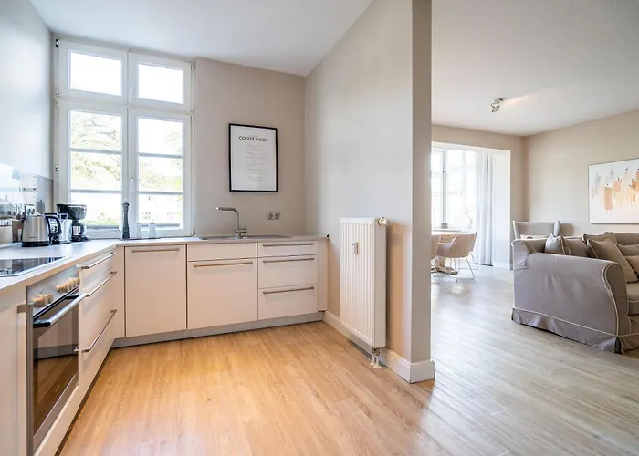 Brunnenstraße, App 2 *